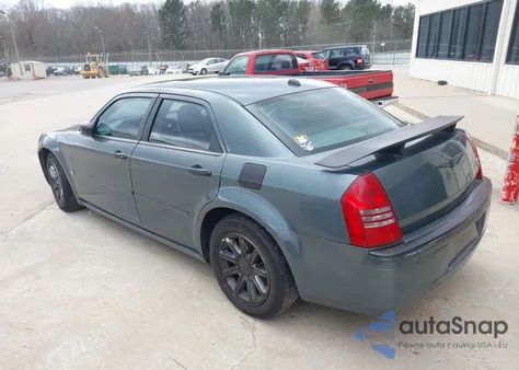 2005 Chrysler 300C z USA, uszkodzony, nr VIN 2C3AA63H55H115299